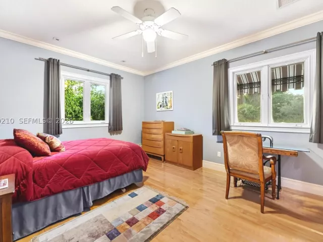 6-bedroom home for sale in Coral Gables - 11011 Marin Street - MondialRealty