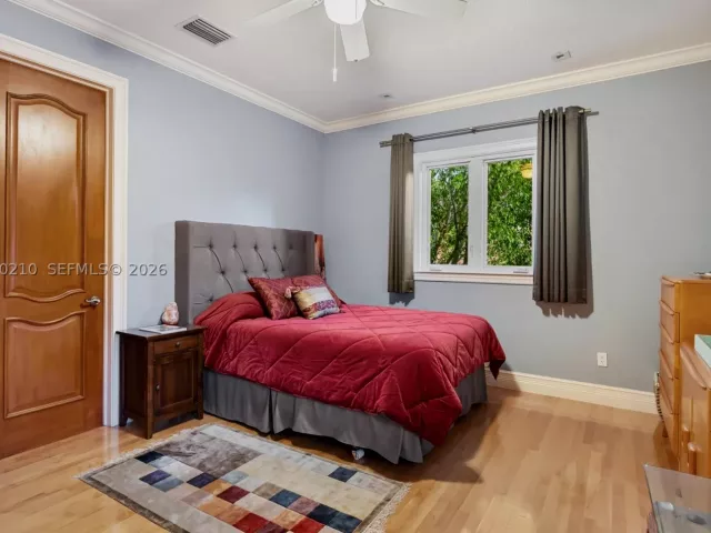 6-bedroom home for sale in Coral Gables - 11011 Marin Street - MondialRealty
