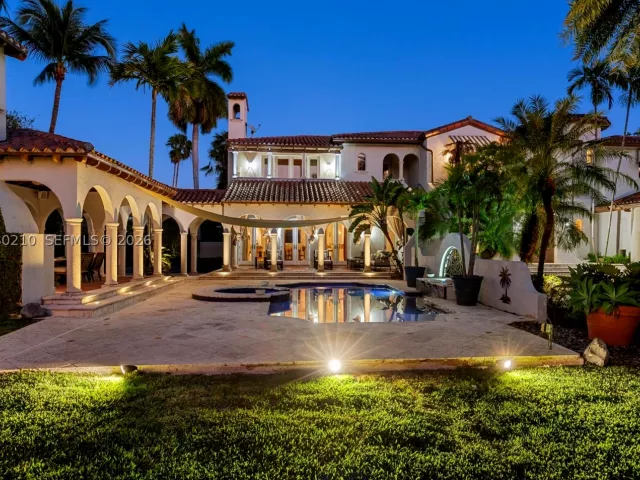 6-bedroom home for sale in Coral Gables - 11011 Marin Street - MondialRealty