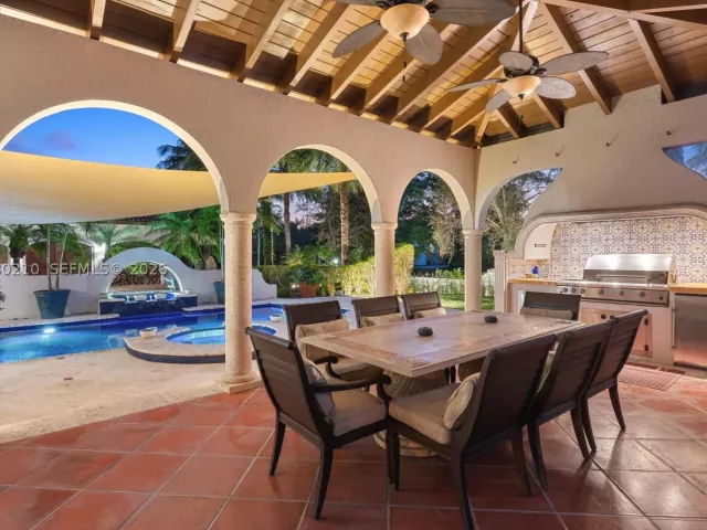 6-bedroom home for sale in Coral Gables - 11011 Marin Street - MondialRealty