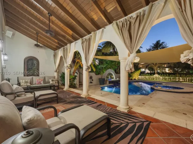 6-bedroom home for sale in Coral Gables - 11011 Marin Street - MondialRealty
