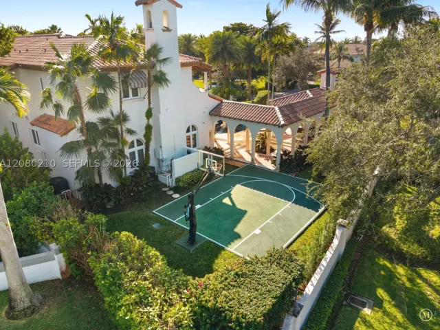 6-bedroom home for sale in Coral Gables - 11011 Marin Street - MondialRealty