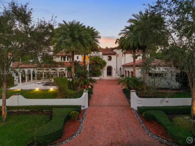 6-bedroom home for sale in Coral Gables - 11011 Marin Street - MondialRealty