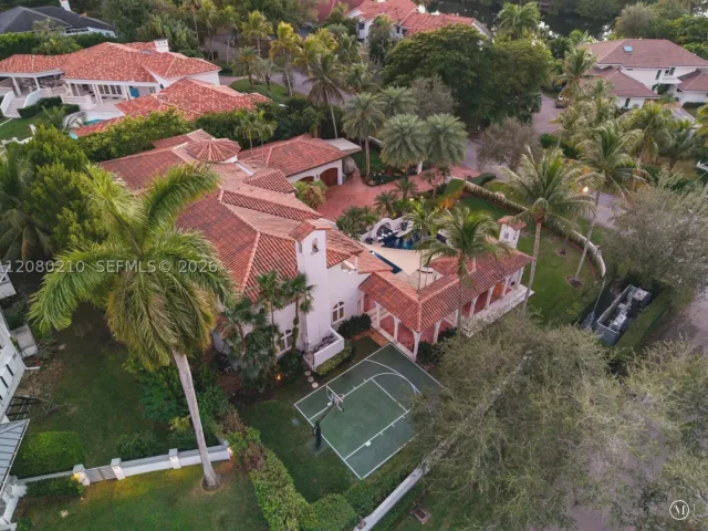 6-bedroom home for sale in Coral Gables - 11011 Marin Street - MondialRealty
