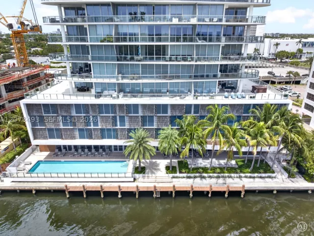 3-bedroom condo for sale in Fort Lauderdale - 920 Intracoastal Dr PH2 - MondialRealty