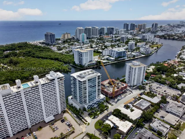 3-bedroom condo for sale in Fort Lauderdale - 920 Intracoastal Dr PH2 - MondialRealty