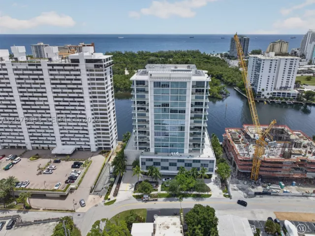 3-bedroom condo for sale in Fort Lauderdale - 920 Intracoastal Dr PH2 - MondialRealty