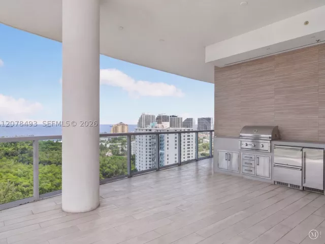 3-bedroom condo for sale in Fort Lauderdale - 920 Intracoastal Dr PH2 - MondialRealty