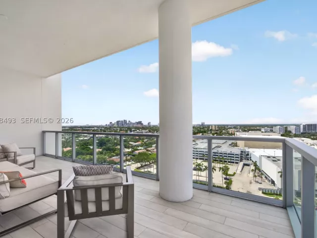 3-bedroom condo for sale in Fort Lauderdale - 920 Intracoastal Dr PH2 - MondialRealty