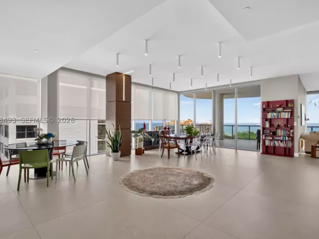 3-bedroom condo for sale in Fort Lauderdale - 920 Intracoastal Dr PH2 - MondialRealty