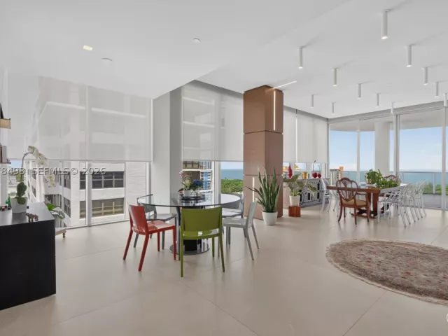 3-bedroom condo for sale in Fort Lauderdale - 920 Intracoastal Dr PH2 - MondialRealty