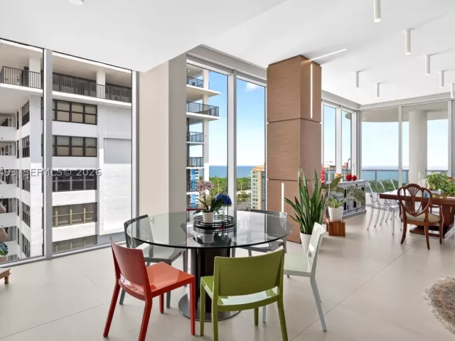 3-bedroom condo for sale in Fort Lauderdale - 920 Intracoastal Dr PH2 - MondialRealty