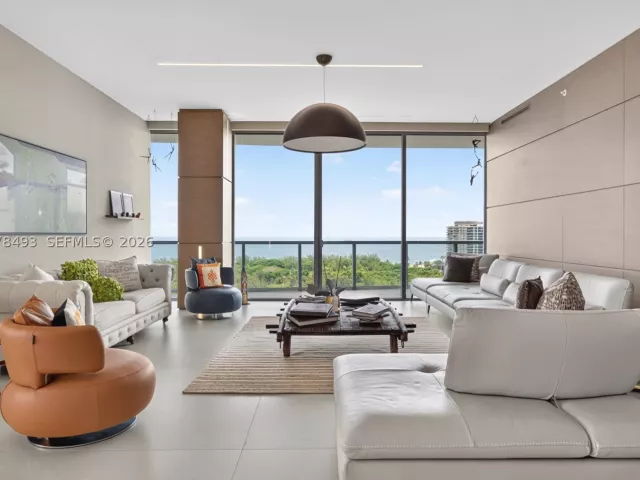 3-bedroom condo for sale in Fort Lauderdale - 920 Intracoastal Dr PH2 - MondialRealty