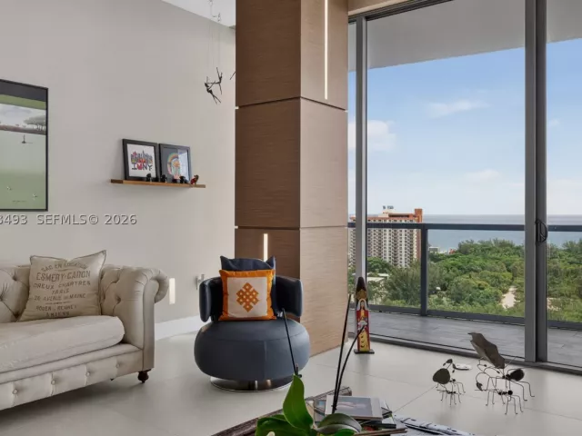 3-bedroom condo for sale in Fort Lauderdale - 920 Intracoastal Dr PH2 - MondialRealty