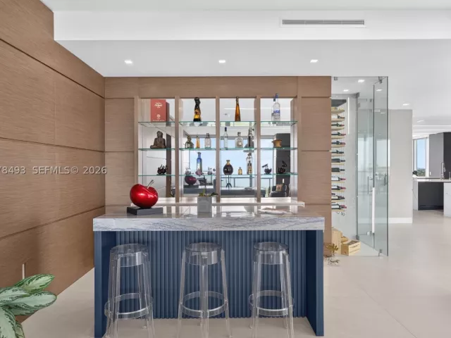 3-bedroom condo for sale in Fort Lauderdale - 920 Intracoastal Dr PH2 - MondialRealty