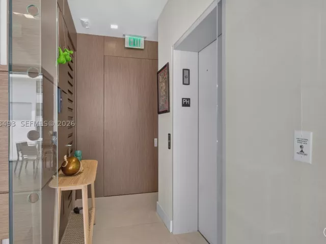 3-bedroom condo for sale in Fort Lauderdale - 920 Intracoastal Dr PH2 - MondialRealty