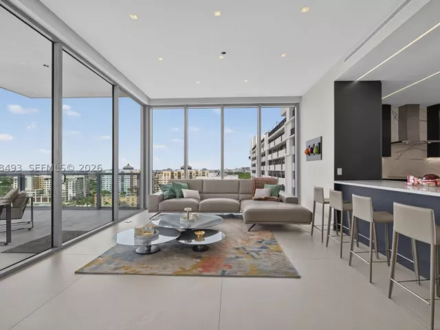 3-bedroom condo for sale in Fort Lauderdale - 920 Intracoastal Dr PH2 - MondialRealty