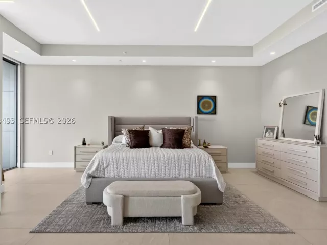 3-bedroom condo for sale in Fort Lauderdale - 920 Intracoastal Dr PH2 - MondialRealty