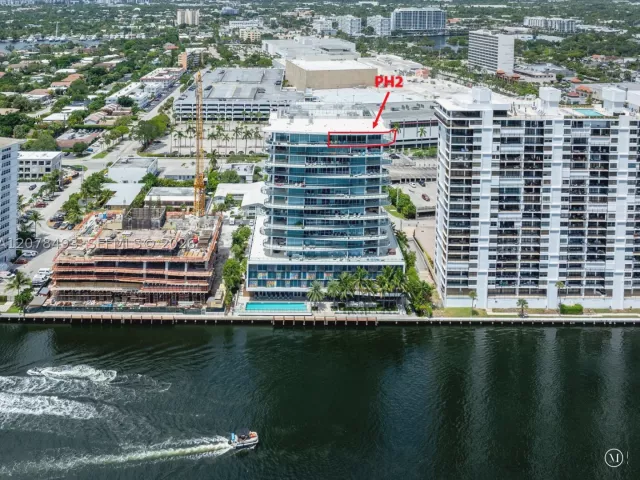 3-bedroom condo for sale in Fort Lauderdale - 920 Intracoastal Dr PH2 - MondialRealty