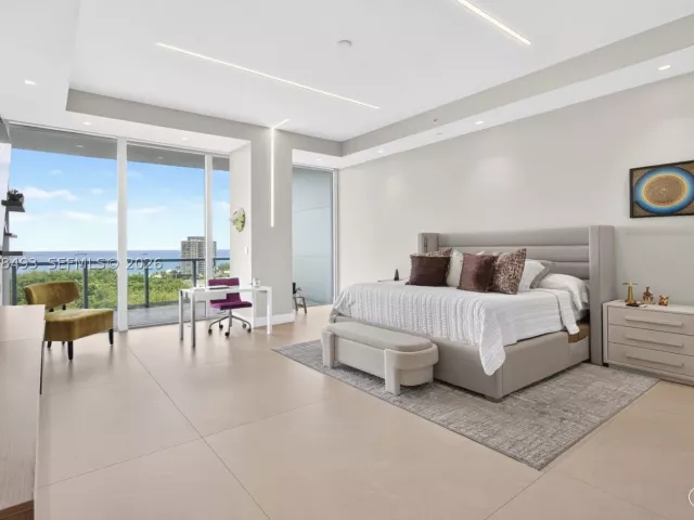3-bedroom condo for sale in Fort Lauderdale - 920 Intracoastal Dr PH2 - MondialRealty