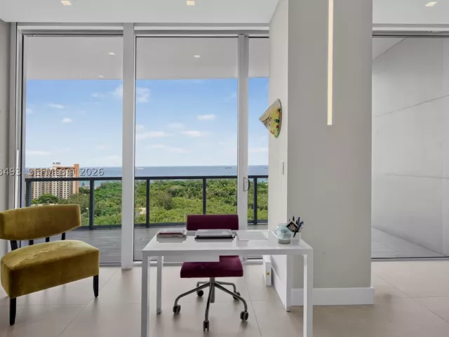 3-bedroom condo for sale in Fort Lauderdale - 920 Intracoastal Dr PH2 - MondialRealty