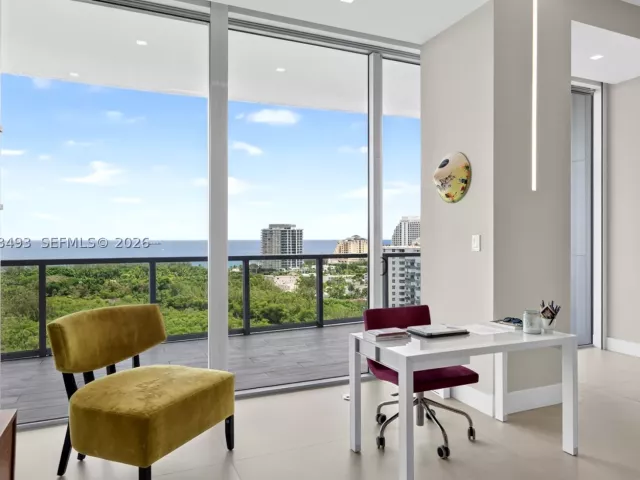 3-bedroom condo for sale in Fort Lauderdale - 920 Intracoastal Dr PH2 - MondialRealty