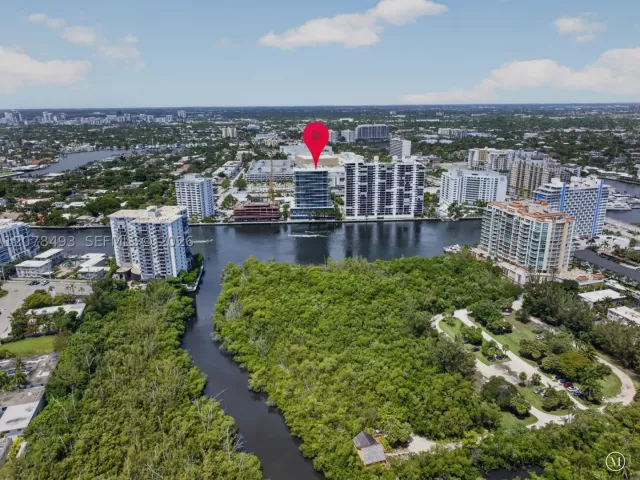 3-bedroom condo for sale in Fort Lauderdale - 920 Intracoastal Dr PH2 - MondialRealty