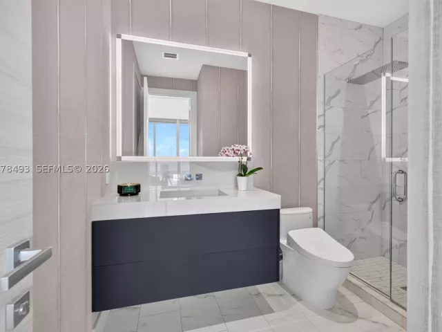 3-bedroom condo for sale in Fort Lauderdale - 920 Intracoastal Dr PH2 - MondialRealty
