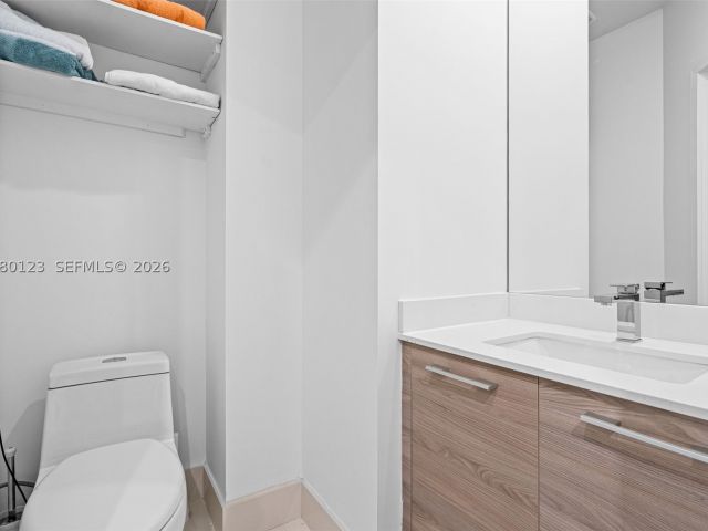 2-bedroom condo for rent in Miami - 1300 S Miami Ave PH5209 - MondialRealty
