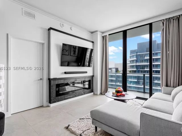2-bedroom condo for rent in Miami - 1300 S Miami Ave PH5209 - MondialRealty