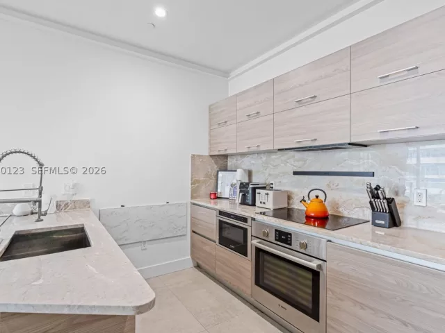 2-bedroom condo for rent in Miami - 1300 S Miami Ave PH5209 - MondialRealty
