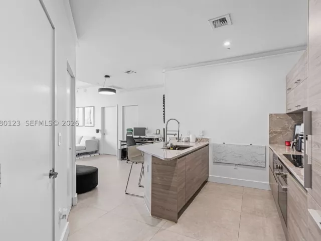 2-bedroom condo for rent in Miami - 1300 S Miami Ave PH5209 - MondialRealty