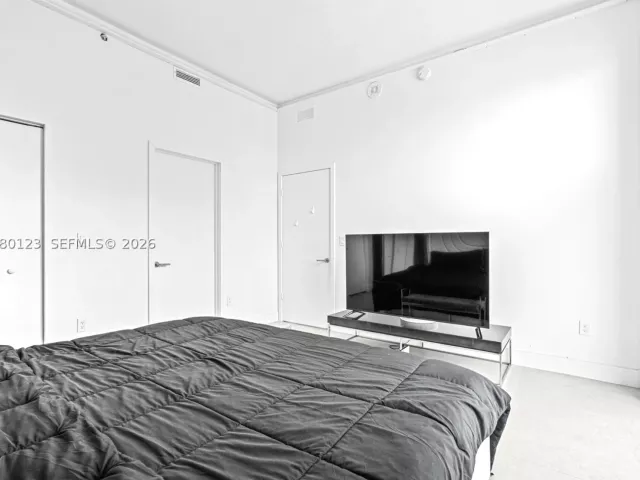 2-bedroom condo for rent in Miami - 1300 S Miami Ave PH5209 - MondialRealty