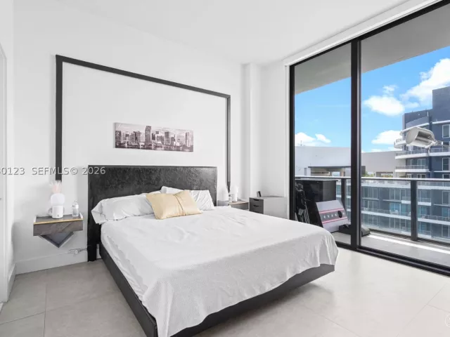 2-bedroom condo for rent in Miami - 1300 S Miami Ave PH5209 - MondialRealty