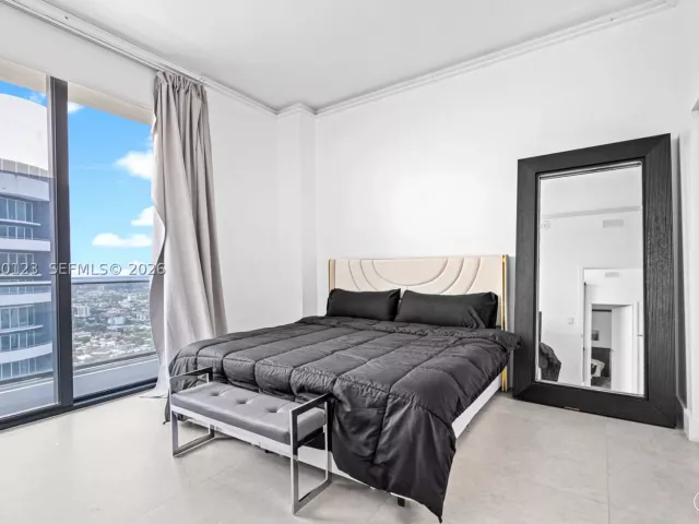 2-bedroom condo for rent in Miami - 1300 S Miami Ave PH5209 - MondialRealty
