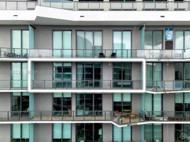 2-bedroom condo for rent in Miami - 1300 S Miami Ave PH5209 - MondialRealty