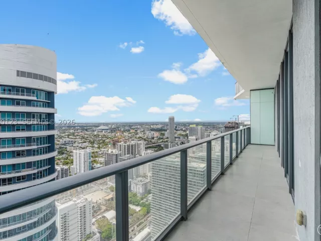 2-bedroom condo for rent in Miami - 1300 S Miami Ave PH5209 - MondialRealty