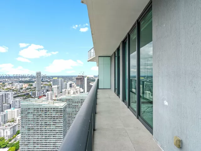 2-bedroom condo for rent in Miami - 1300 S Miami Ave PH5209 - MondialRealty