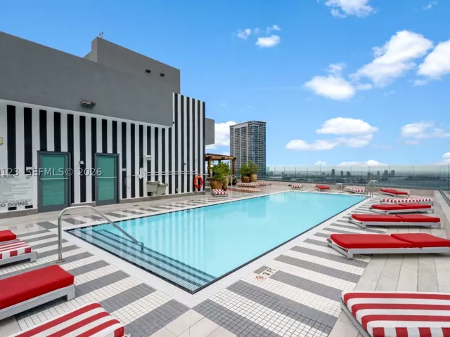 2-bedroom condo for rent in Miami - 1300 S Miami Ave PH5209 - MondialRealty