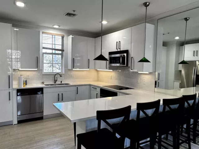 2-bedroom home for sale in Delray Beach - 75 NE 5TH Avenue M - MondialRealty