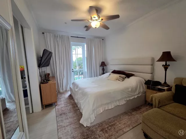 2-bedroom home for sale in Delray Beach - 75 NE 5TH Avenue M - MondialRealty