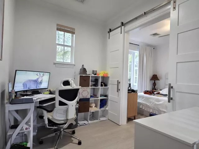 2-bedroom home for sale in Delray Beach - 75 NE 5TH Avenue M - MondialRealty
