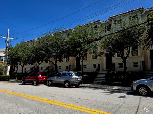 2-bedroom home for sale in Delray Beach - 75 NE 5TH Avenue M - MondialRealty