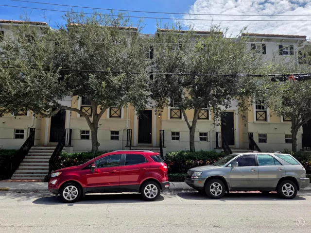 2-bedroom home for sale in Delray Beach - 75 NE 5TH Avenue M - MondialRealty