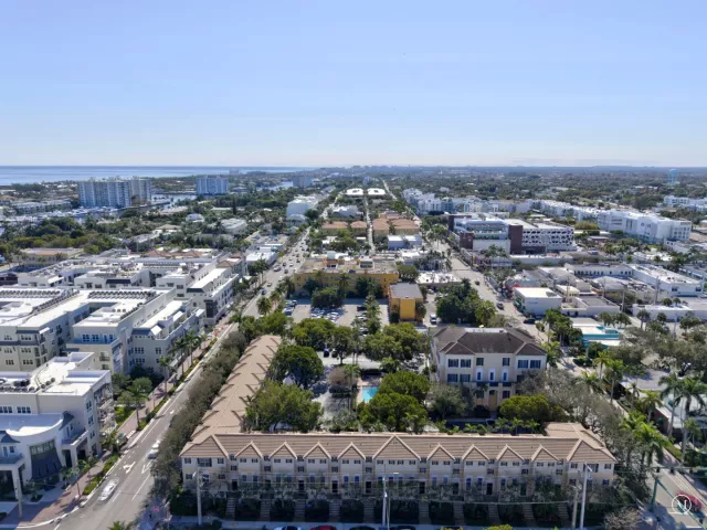 2-bedroom home for sale in Delray Beach - 75 NE 5TH Avenue M - MondialRealty