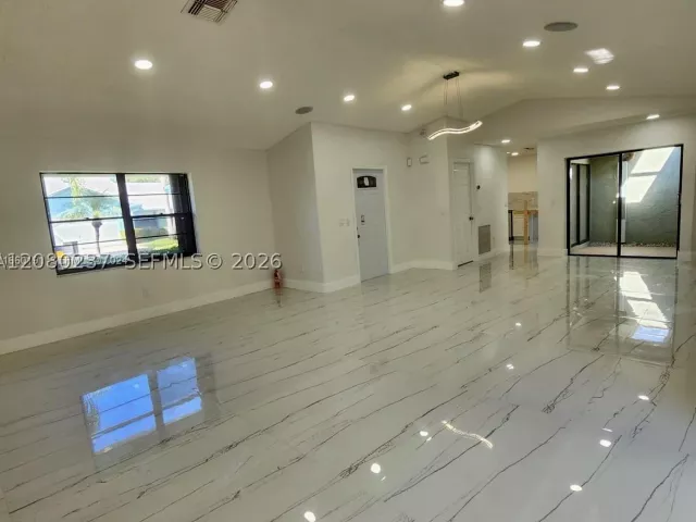 3-bedroom home for sale in Boca Raton - 9088 SW 22nd St E - MondialRealty