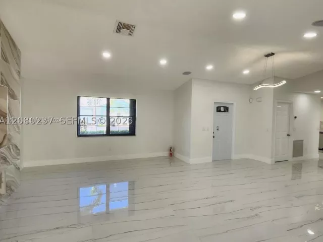 3-bedroom home for sale in Boca Raton - 9088 SW 22nd St E - MondialRealty