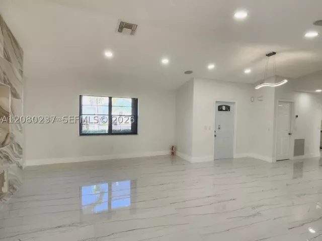 3-bedroom home for sale in Boca Raton - 9088 SW 22nd St E - MondialRealty