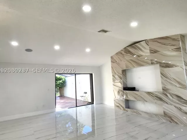 3-bedroom home for sale in Boca Raton - 9088 SW 22nd St E - MondialRealty
