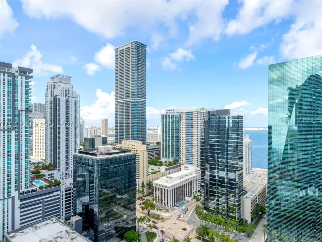3-bedroom condo for rent in Miami - 1300 S Miami Ave 2905 - MondialRealty